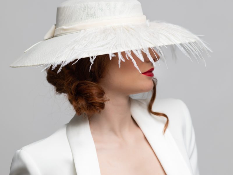 Pamela Dior de plumas y lazo Claraele
